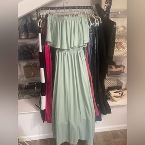 Show me your mumu sage off the shoulder maxi dress- size small